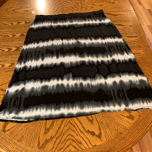A.n.a brand  tye dye black and white maxi skirt. Semi sheer. - Picture 1 of 7